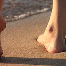 barefoot-87879__340 barefoot-87879__340