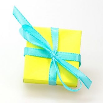cadeau jaune cadeau jaune